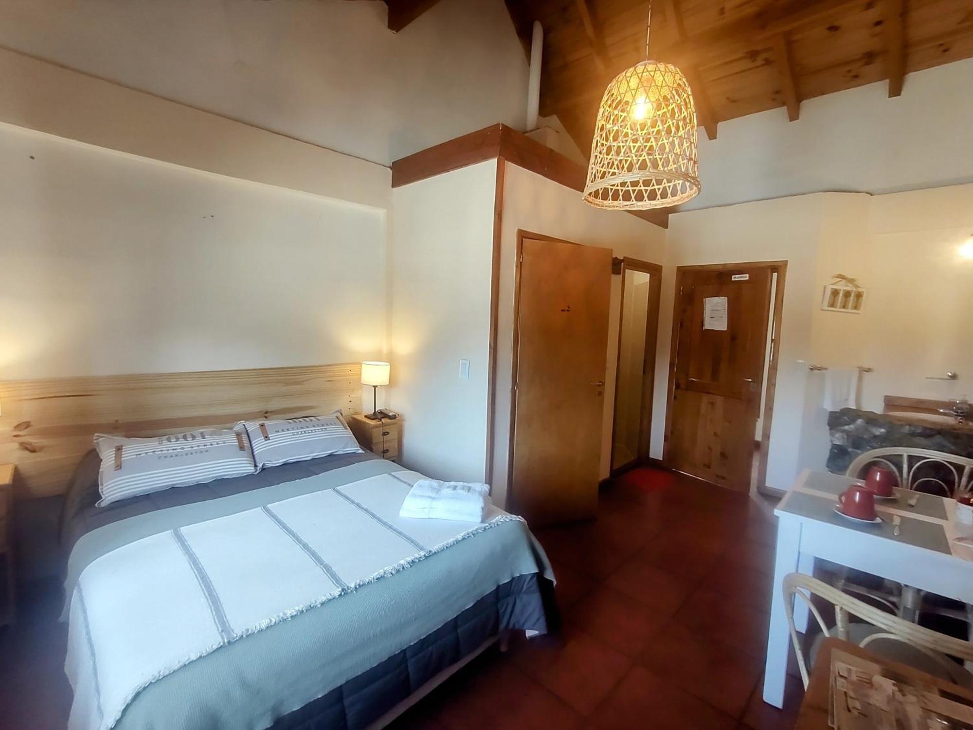 Hosteria Bajo Cero Hotel Villa La Angostura Ruang foto