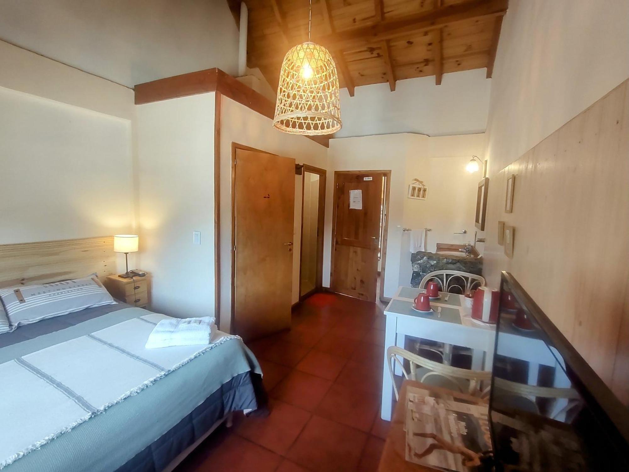 Hosteria Bajo Cero Hotel Villa La Angostura Ruang foto